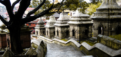 Территория храма Пашупатинатх, Катманду