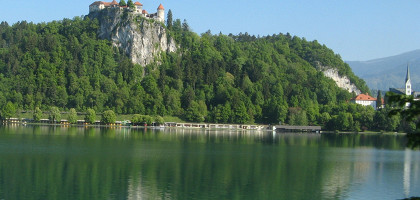 Вид на замок, озеро Блед, Словения