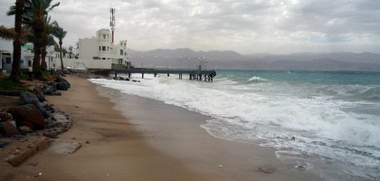 Море волнуется в Табе, Египет