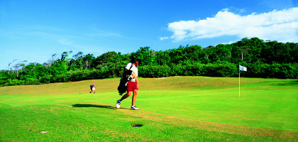 Игра в гольф в Бузиосе, Бразилия
