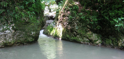 На водопадах Руфабго, Адыгея