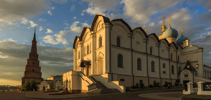 Благовещенский собор и башня Сююмбике в Казанском кремле