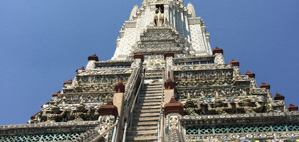 Вершина буддийского храма Ват Арун в Бангкоке