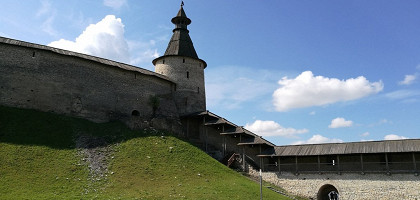 Башня Псковского кремля, Россия