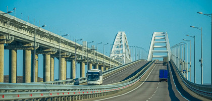 Автобус на Крымском мосту