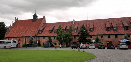 Парковка у замка Мальборк, Польша