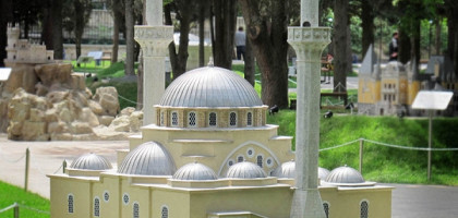Мечеть Джума-Джами, Парк «Крым в миниатюре», Алушта