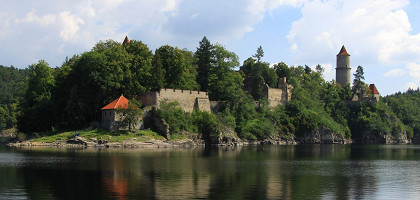 Вид на замок Звиков с северо-запада