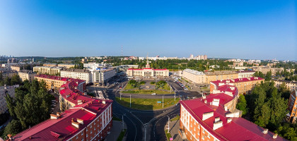 Площадь перед вокзалом в Петрозаводске, Россия 1
