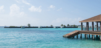 Вход в море из беседки, Мальдивские острова
