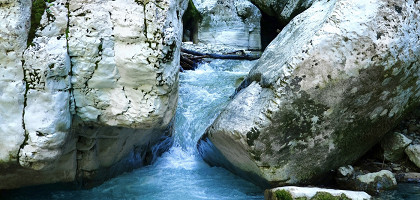 Бурные воды каньона Белые Скалы