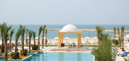 Бассейн и пляж, Дубай