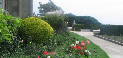 Клумбы в Воронцовском дворце, Алупка