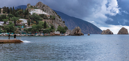  Пляж в бухте Чехова, Гурзуф, Россия