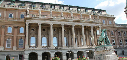 Венгерская национальная галерея, фасад