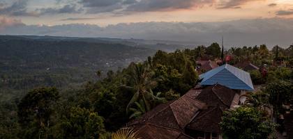 Виды Бали, горный курорт Мундук