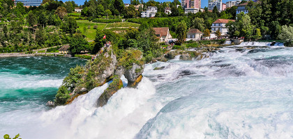 Рейнский водопад недалеко от Шаффхаузена, Швейцария