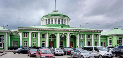 Здание вокзала в Мурманске
