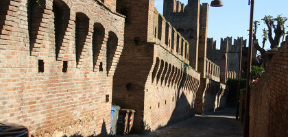 Градара, крепостные стены