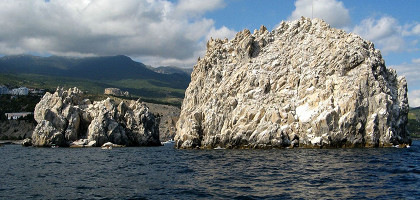 Скалы Адалары у побережья Крыма