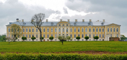 Рундальский дворец, фасад