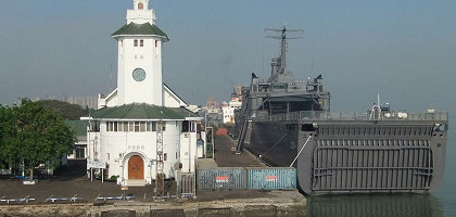 Уджунг — военный порт Сурабаи, Ява