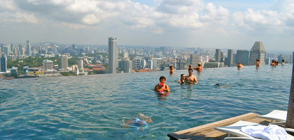 Бассейн «Марина Бей Сандс» в Сингапуре