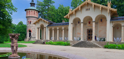 Замок Сихров, оранжерея в замковом парке