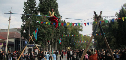 Акробаты на праздник гранта в Азербайджане