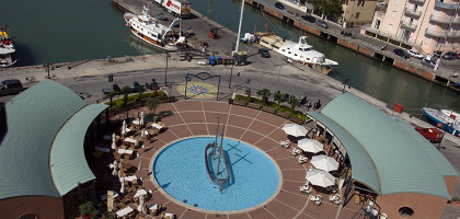 Вид на Piazza Del Porto сверху, Каттолика