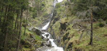 Водопад в Тумпене, Тироль, Австрия