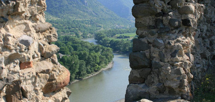 Крепость Ацкури, вид на Куру и Боржомский парк