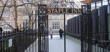 Холборн, вход в отель Staple Inn
