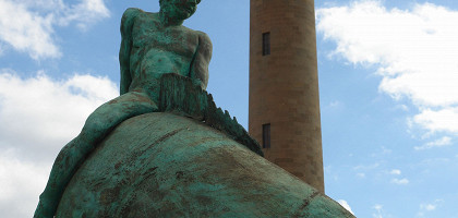 Знаменитый маяк в Маспаломас на Piaza del faro