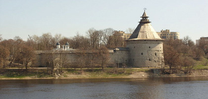 Покровская башня. Вид с Завеличья