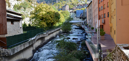 Бурная река, Эскальдес