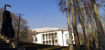 Здание на территории музея-заповедника Саадабад в Тегеране