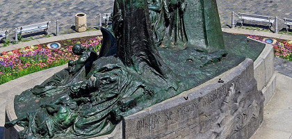 Вид на памятник Яну Гусу, Прага