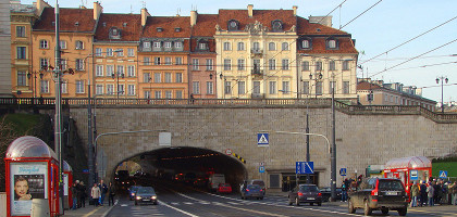 Дворцовая площадь Варшавы, тоннель под площадью