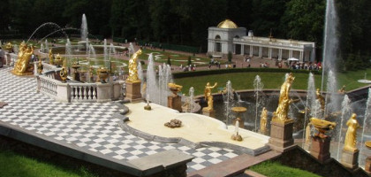 Панорама фонтанов Петергофа