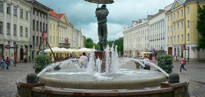 Ратушная площадь Тарту, фонтан