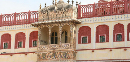 Балкон дворца Махараджи в Джайпуре, Индия