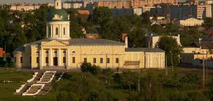 Вид на церковь Михаила Архангела в Коломне