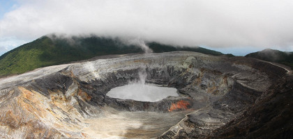 Кратер вулкана Poas на Коста-Рике
