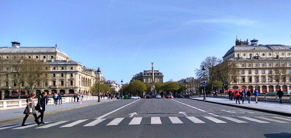 Площадь Шатле, вид с моста О Шанж, Париж