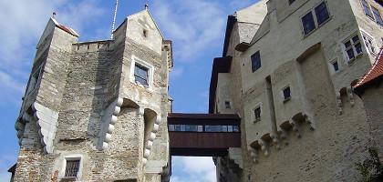 Замок Пернштейн, мостик между башней и дворцом