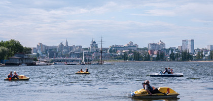 Катамараны в парке Алые паруса, Воронеж