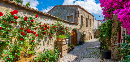 Улица в деревне Алачаты, Турция