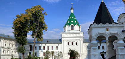 Архиерейский корпус с церковью Хрисанфа и Дарьи, Ипатьевский монастырь, Кострома
