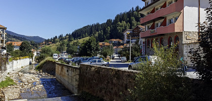 В центре болгарского горнолыжного курорта Чепеларе